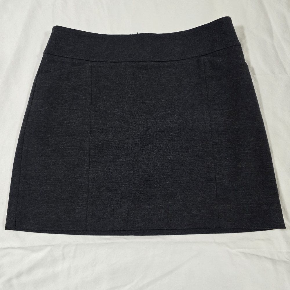 White House Black Market skirt size small‎